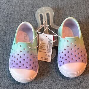 NWT Children's Place Perforated Water Sneakers Size Toddler size 4